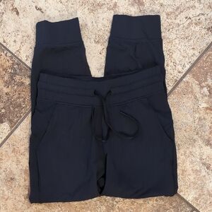 4 Lulu Ready To Rulu Jogger Crops